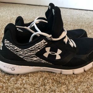 Under Armour tennis shoes